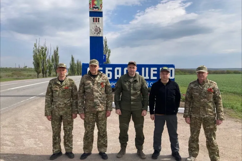 Дмитрий Демешин  посетил подшефный город Дебальцево в ДНР