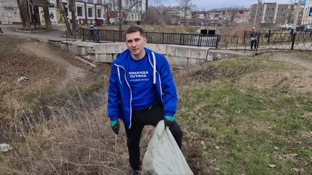 Берега ручья Безымянного в Биробиджане привели в порядок после уборки мусора
