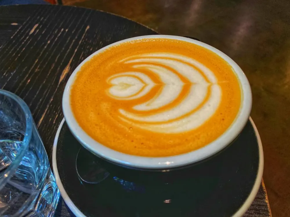 Любителя кофе поймали за кражей 16 банок напитка в Биробиджане