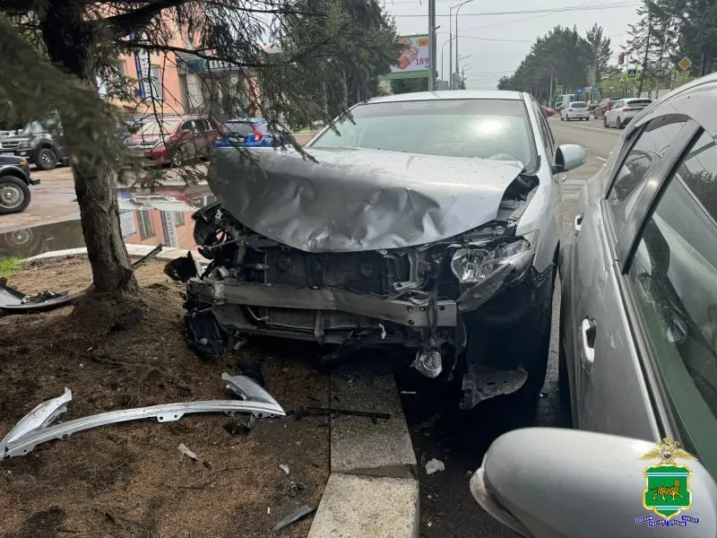 ДТП в центре Биробиджана: водитель госпитализирован
