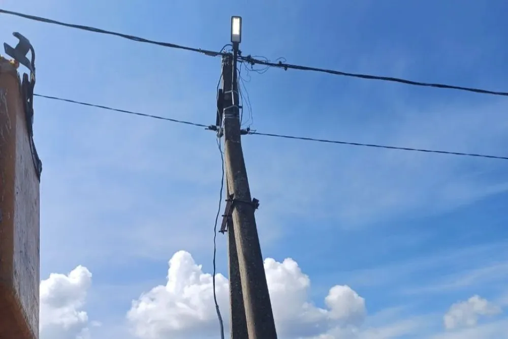 Улучшают освещение дорог в Биробиджанском районе