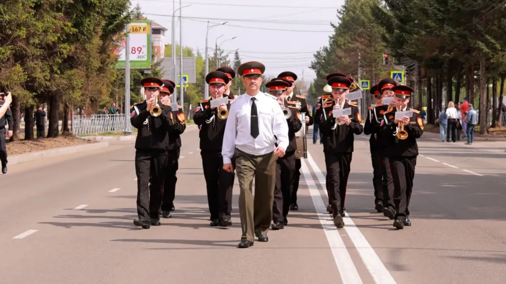 Музыка объединяет: юные таланты выступили на улицах Биробиджана