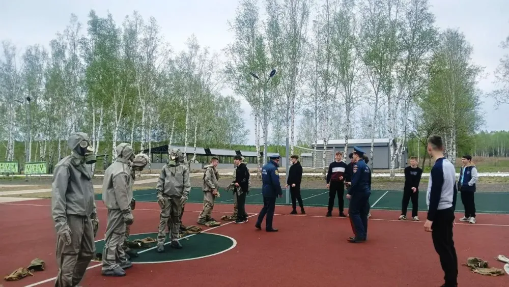 Старшеклассники Биробиджана завершили пятидневные военно-инструктивные сборы