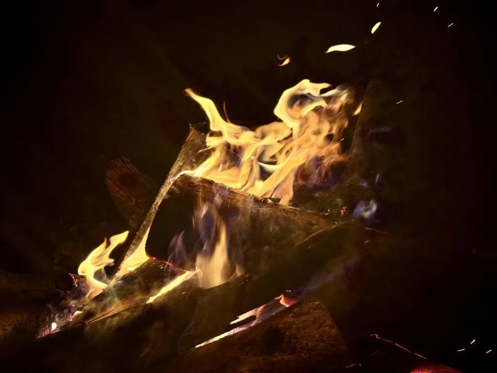 Охранник обвиняется в смерти женщины, погибшей во время пожара в больнице Хабаровска