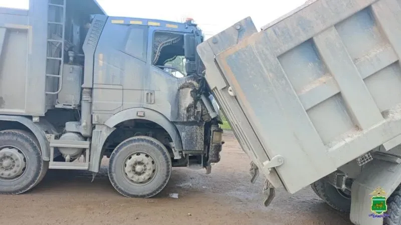 Два самосвала столкнулись в Биробиджане