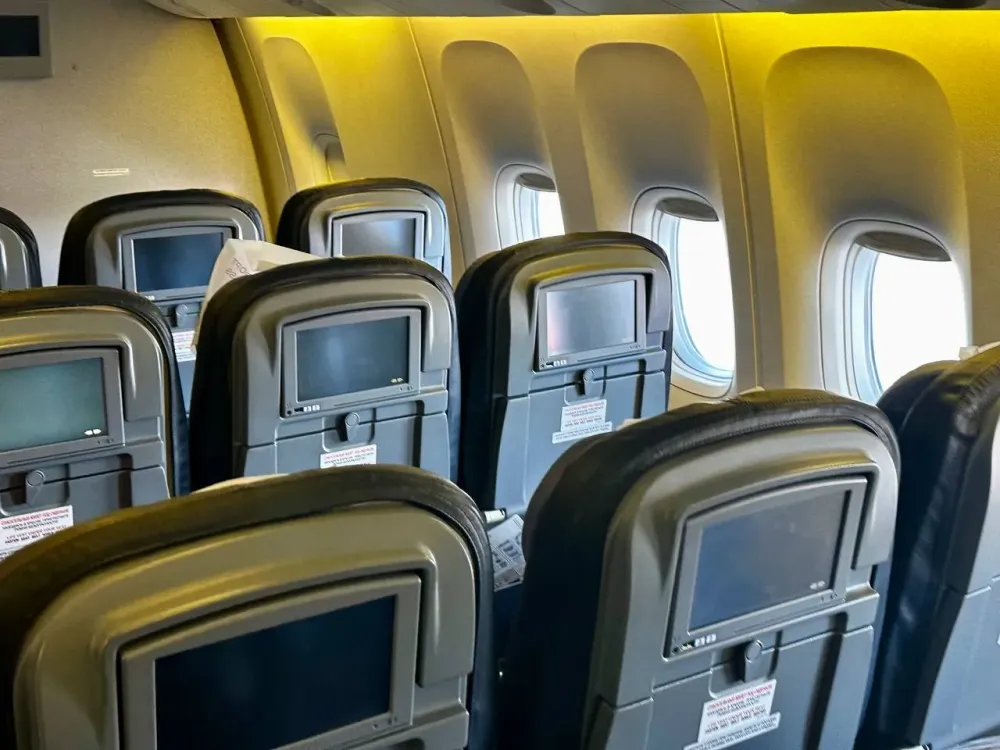 Авиакомпании России обяжут размещать детей рядом с родителями в самолетах