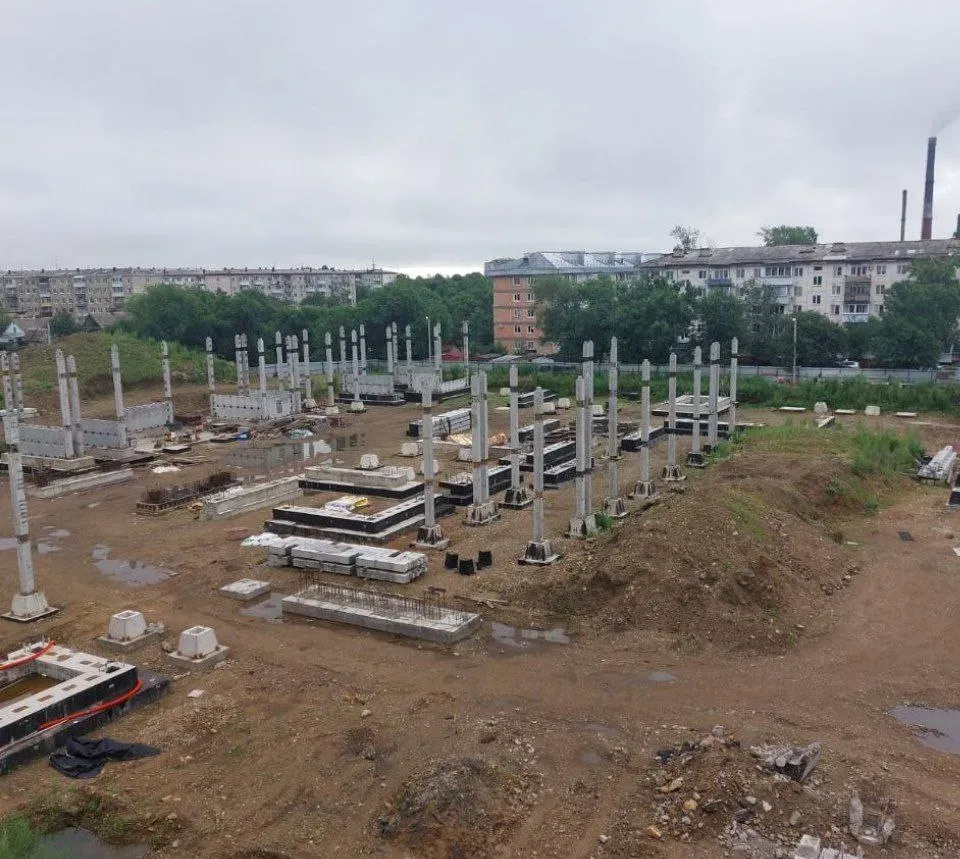 Подрядчик вернет более 900 млн рублей за срыв строительства школы в Биробиджане