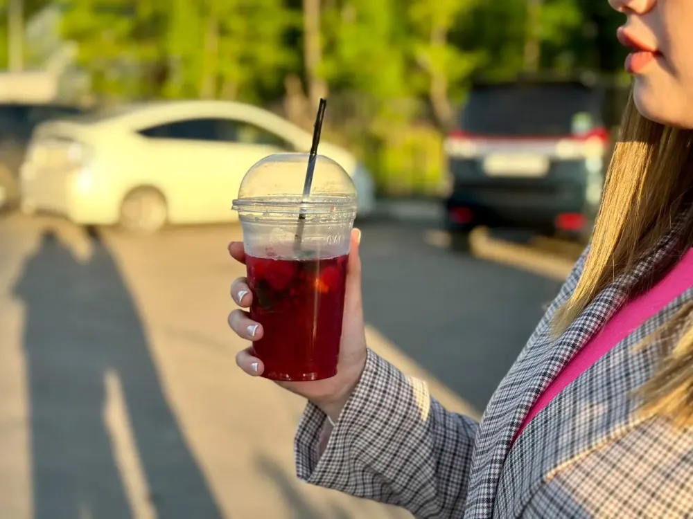 Специалисты рекомендуют исключить лимонад из рациона