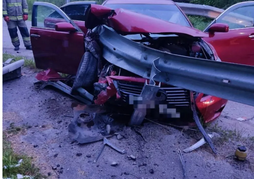 Две 17-летние девушки на мамином авто влетели в дорожное ограждение в Хабаровском крае