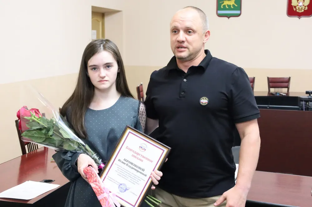 Юная биробиджанка стала опорой для семьи погибшего героя СВО