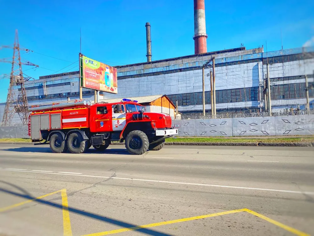 Чтобы не допустить мусорного коллапса, правительство ЕАО направило спецтехнику на свалку