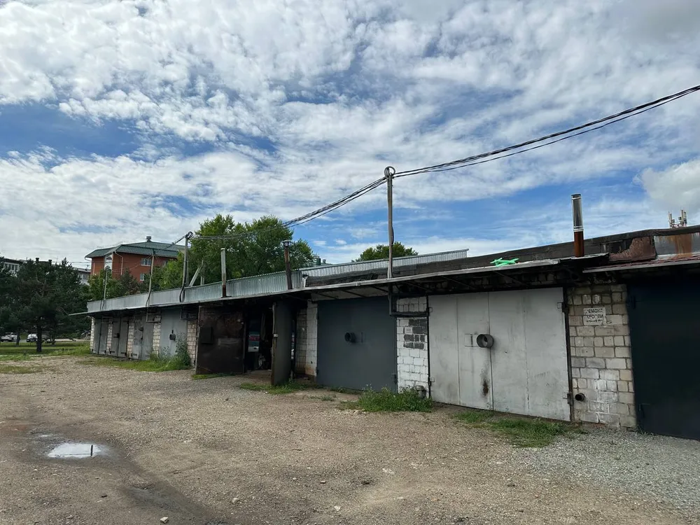 Отомстил за конфликт: Разбил стекло и украл имущество на более 160 000 рублей биробиджанец