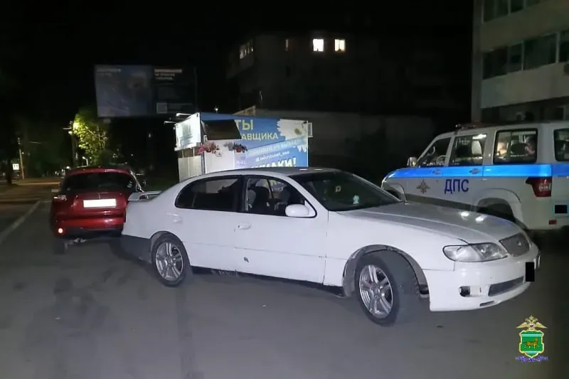 Неудачно сдал назад водитель в Биробиджане