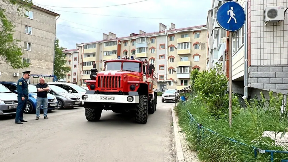 Рейд МЧС и ГИБДД выявил нарушения доступа для пожарной техники в Биробиджане