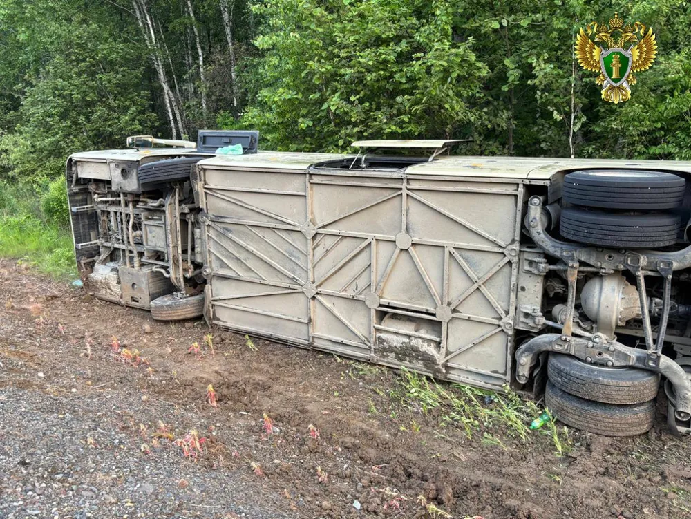 Еще один пассажирский автобус перевернулся в Хабаровском крае