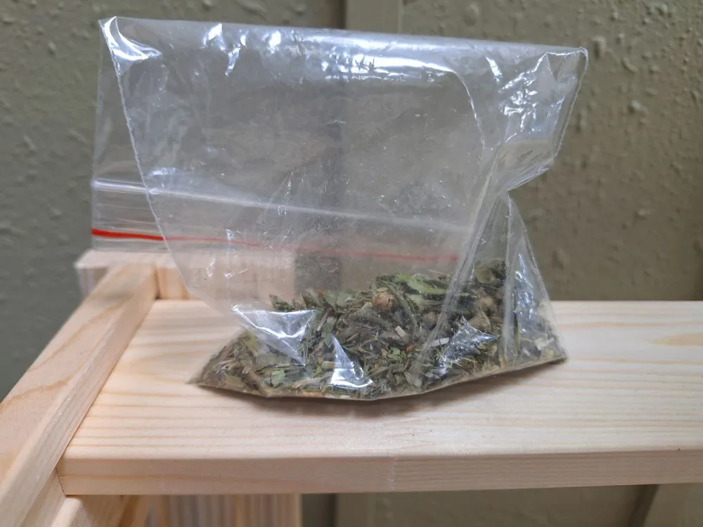 Крупные плантации конопли ликвидировали полицейские у жителей Смидовичского района ЕАО