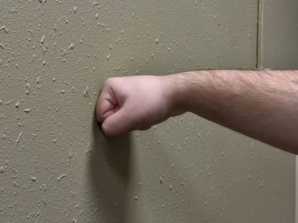 Из-за замечания избили пожилого мужчину двое подростков в Хабаровске: полиция проводит проверку