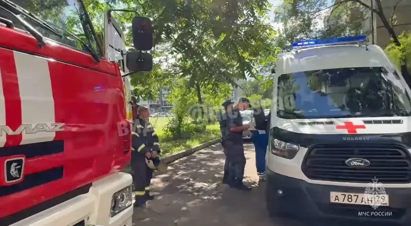 Хлопок бытового газа произошел в жилом доме в Биробиджане: пострадавший с ожогами передан медикам