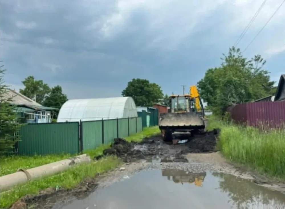 В пос. Смидович провели грейдирование дороги после вмешательства прокурора ЕАО