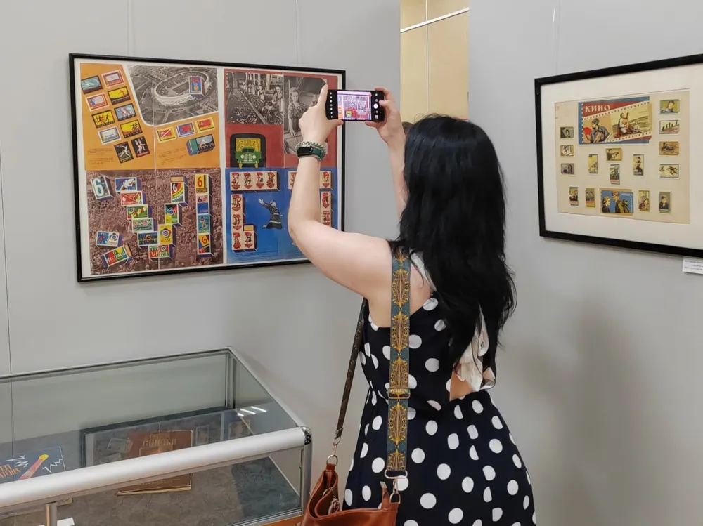 Уникальная выставка спичечных этикеток Вадима Вольфсона открылась в Биробиджане