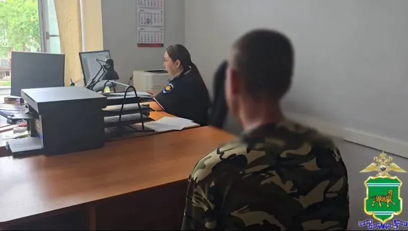 Украл лежащую на бордюре зарплату строительной бригады мимо проходящий биробиджанец