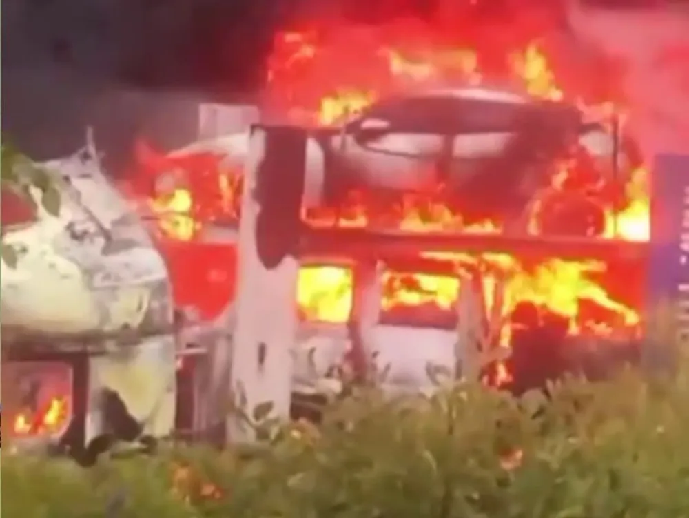 Автомобили загорелись на трассе в ЕАО