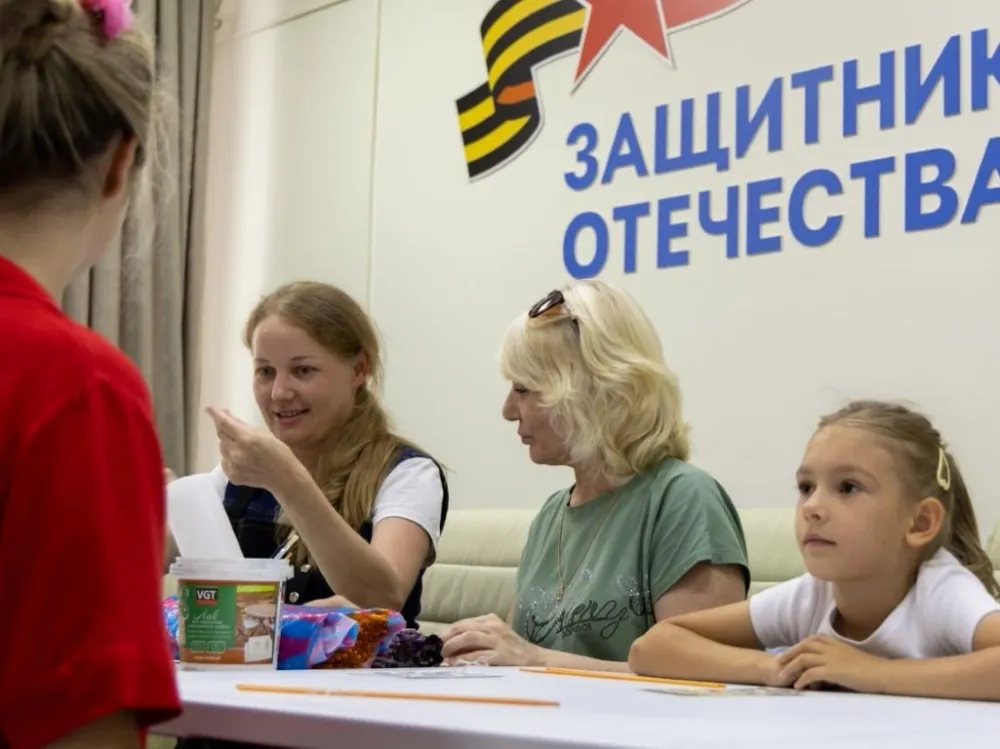 Амурских тигров создавали участники проекта «Мастерская ремесленников «Бирария»»