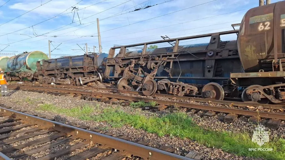 В ЕАО с рельсов сошли 6 вагонов с дизельным топливом в ЕАО