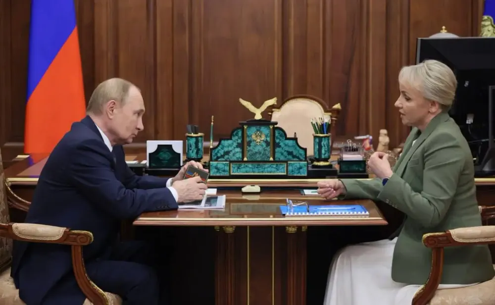 Подтверждение внимания федеральной власти к автономии" - Анатолий Тихомиров о личной встрече Президента РФ и Марии Костюк