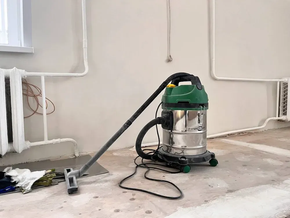 Изъяли телефон из-за кражи строительных инструментов у жителя Хабаровска