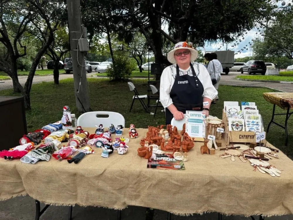 Ярмарку работ детей участников СВО провела «Бирария»