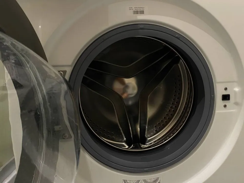 Почему стоит отключать стиральную машинку из розетки после стирки