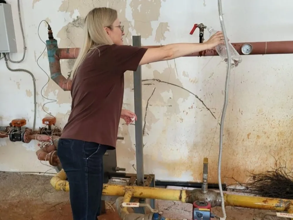 Прохладной водой вынуждены были мыться жители многоквартирного дома в Биробиджане