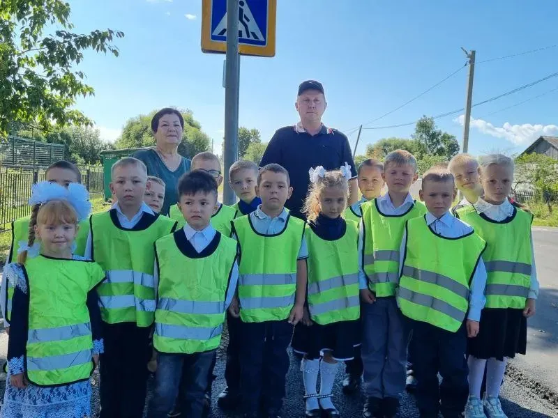 Госавтоинспекция обучила первоклассников безопасному переходу в селе Бирофельд