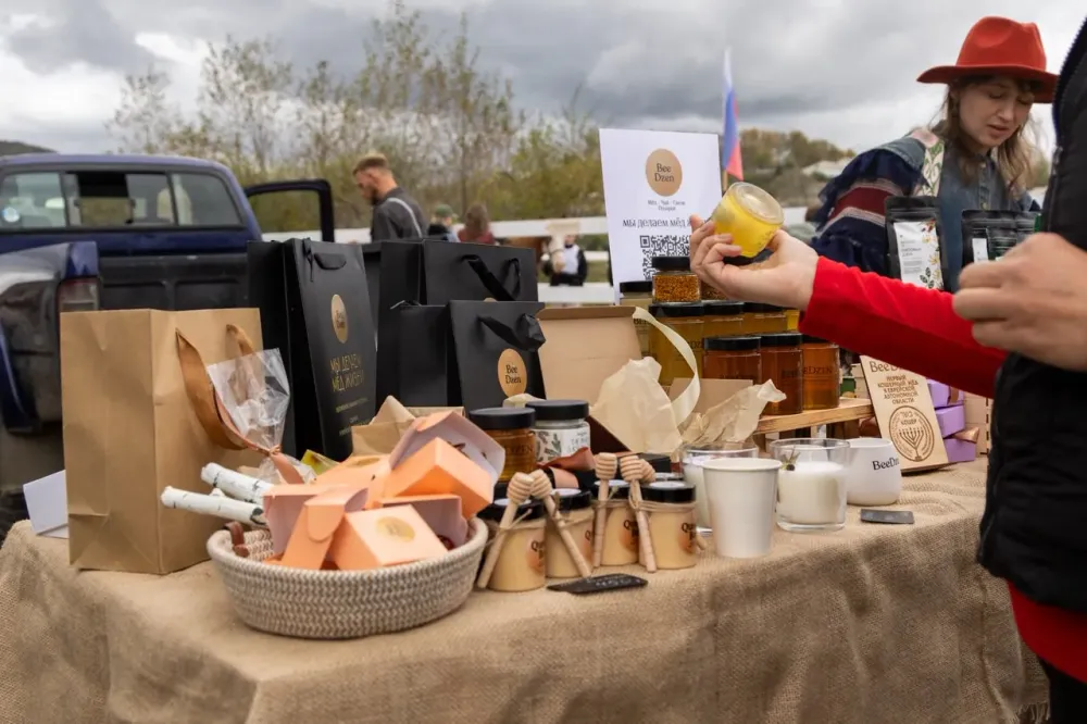 Настоящая пасека развернулась на площадке Этнофеста «Бирария»