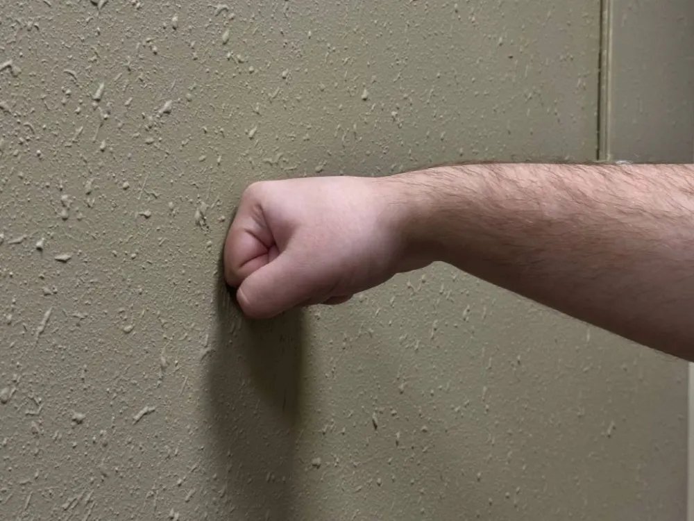 Возместит стоимость лечения избитой женщины житель ЕАО