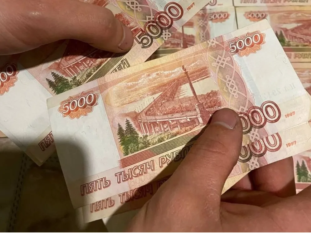 Излишнюю сумму удержали с должника судебные приставы в ЕАО