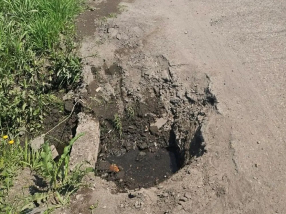 На разбитые дороги пожаловались в прокуратуру жители посёлка Смидович