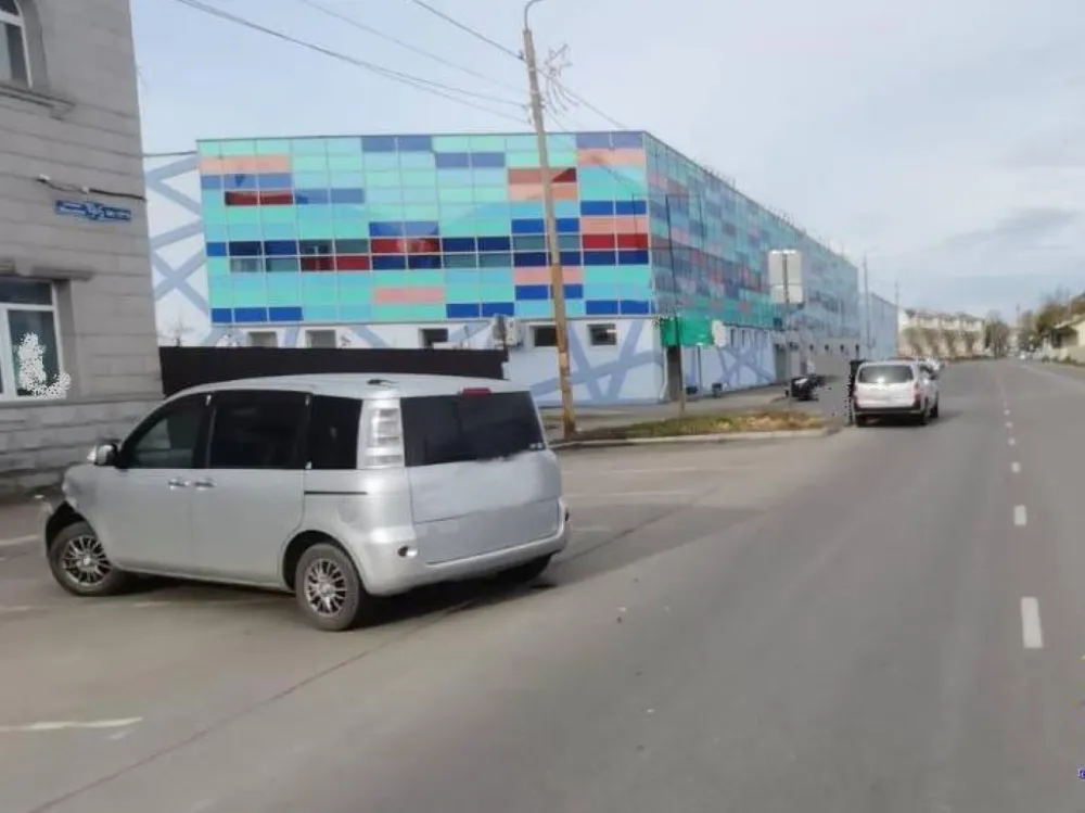 Два автомобиля столкнулись в Биробиджане