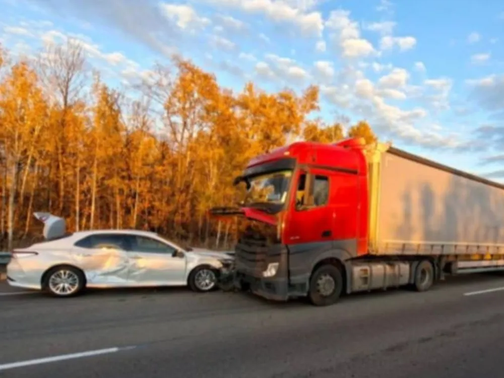 Не разъехались два автомобиля на федеральной трассе в ЕАО
