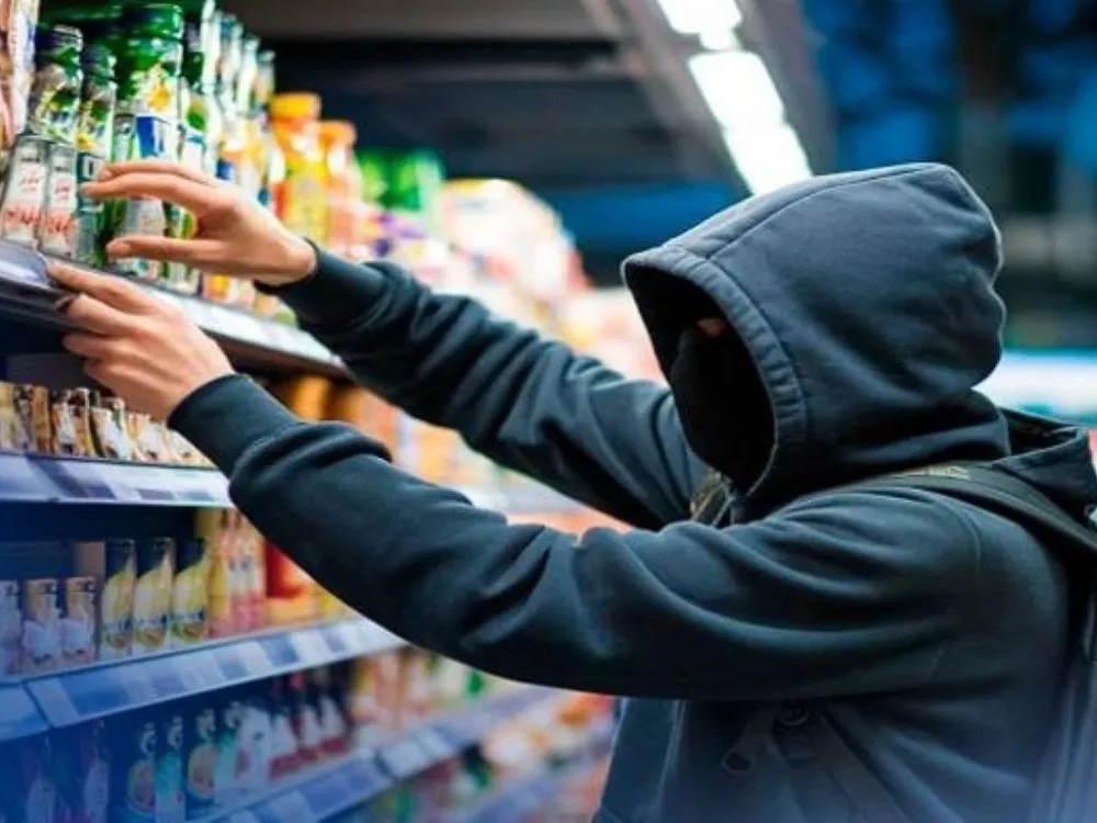 Промышлявшую кражами семейную пару задержали в Биробиджане