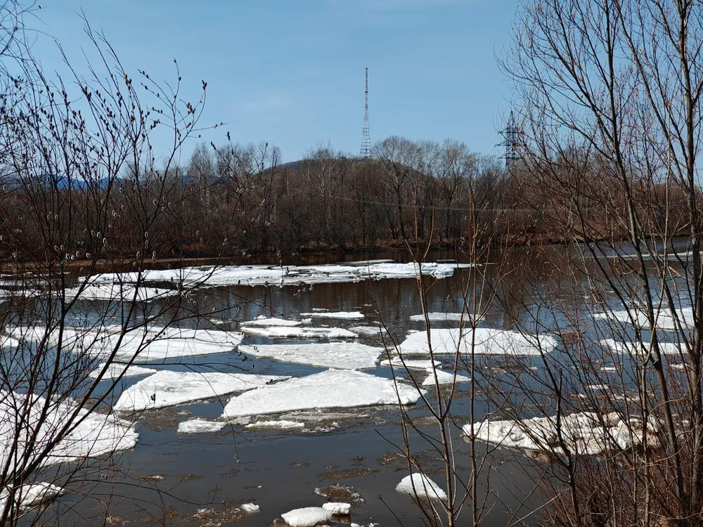 Завершается водный сезон: правила хранения судов в ЕАО и опасности раннего льда