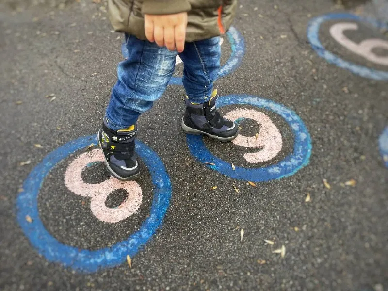 Ребёнок пострадал на детской площадке в ЕАО: прокуратура выявила нарушения в обеспечении безопасности