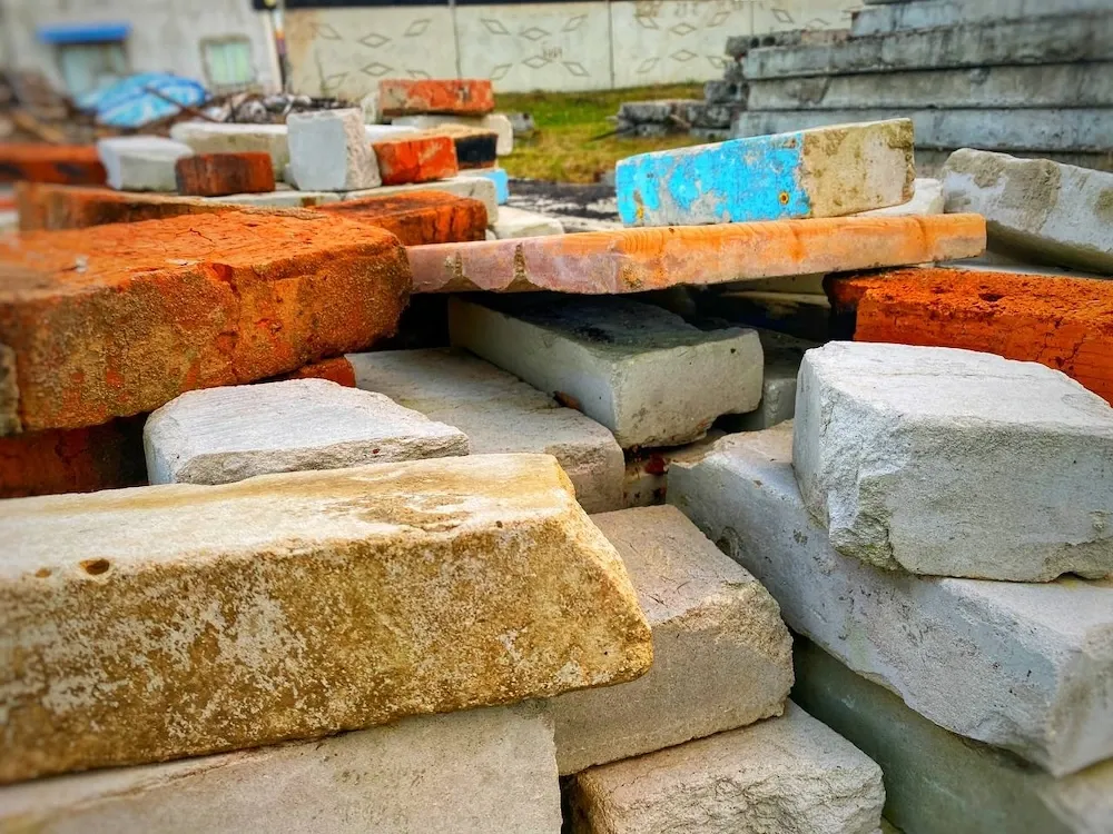 Компенсацию в 100 тысяч рублей выплатит работодатель своему сотруднику