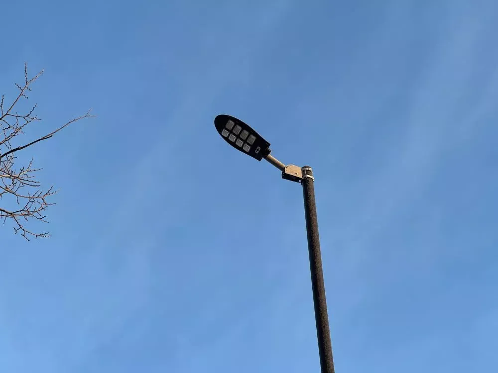 Фонари на солнечных батареях появились на улицах в Октябрьском районе