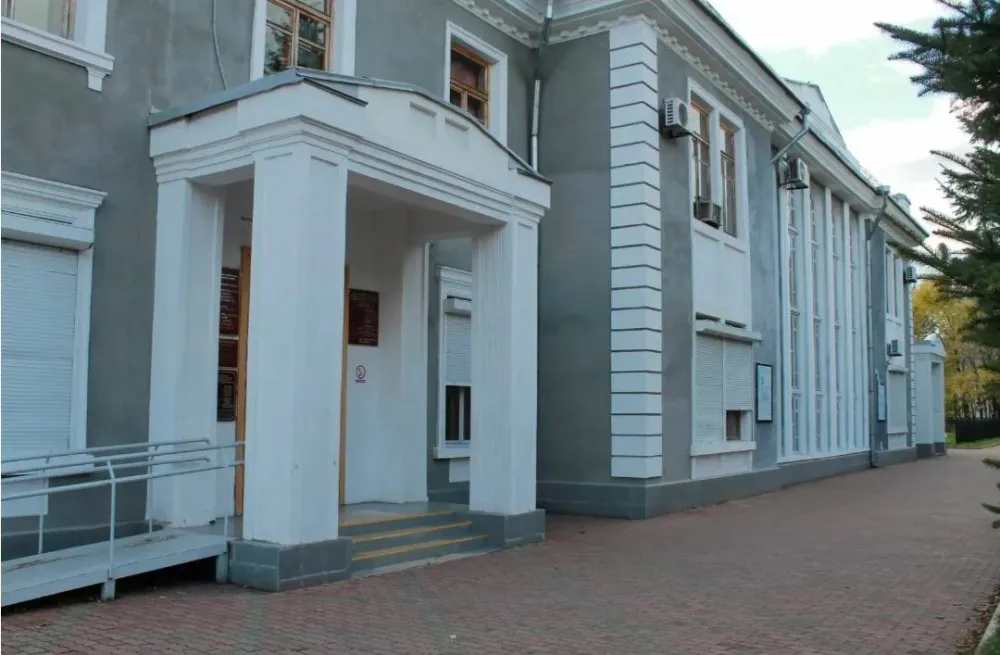 По решению суда начнут проектировать реставрацию краеведческого музея в Биробиджане