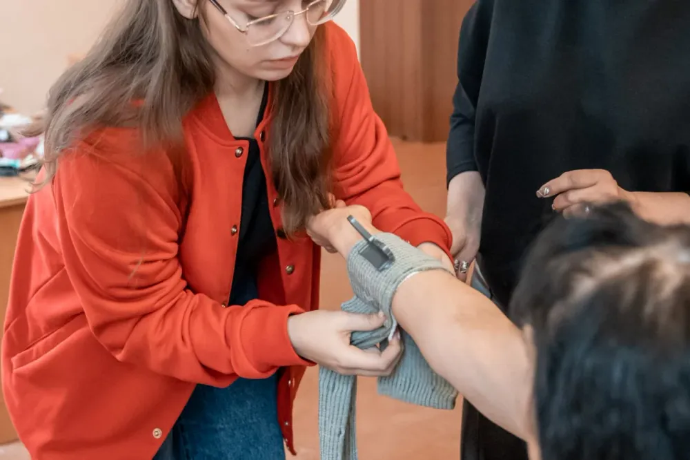 Врачи ЕАО провели выездные приемы и обучение в больницах ДНР