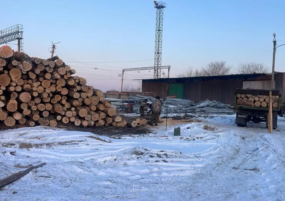 Уголь и дрова поступают семьям участников СВО в Биробиджане