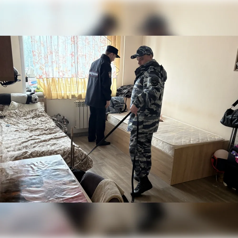 В общежитиях Биробиджана прошли антинаркотические рейды: полиция проверила комнаты студентов