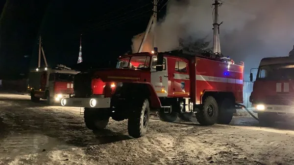 Бабушку из горящего дома вынесли на руках огнеборцы в ЕАО